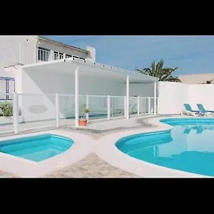 Stunning 2 Bedroom 2 Bathroom 2 Minutes To Puerto del Carmen (Lanzarote)
